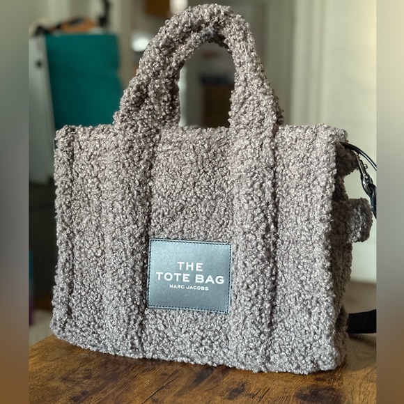 Marc Jacobs Handbags - Marc Jacobs The Tote Bag